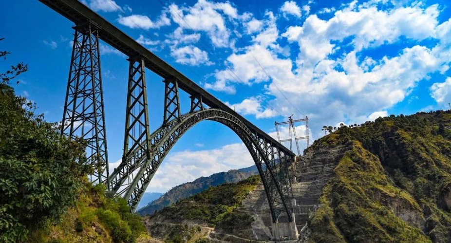 worlds highest single-arch railway bridge in Kashmir